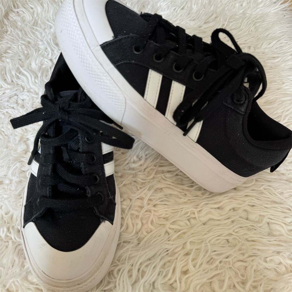 adidas Bravada Platform Low Top Sneakers Youth Size 6.5 Black White Lace
